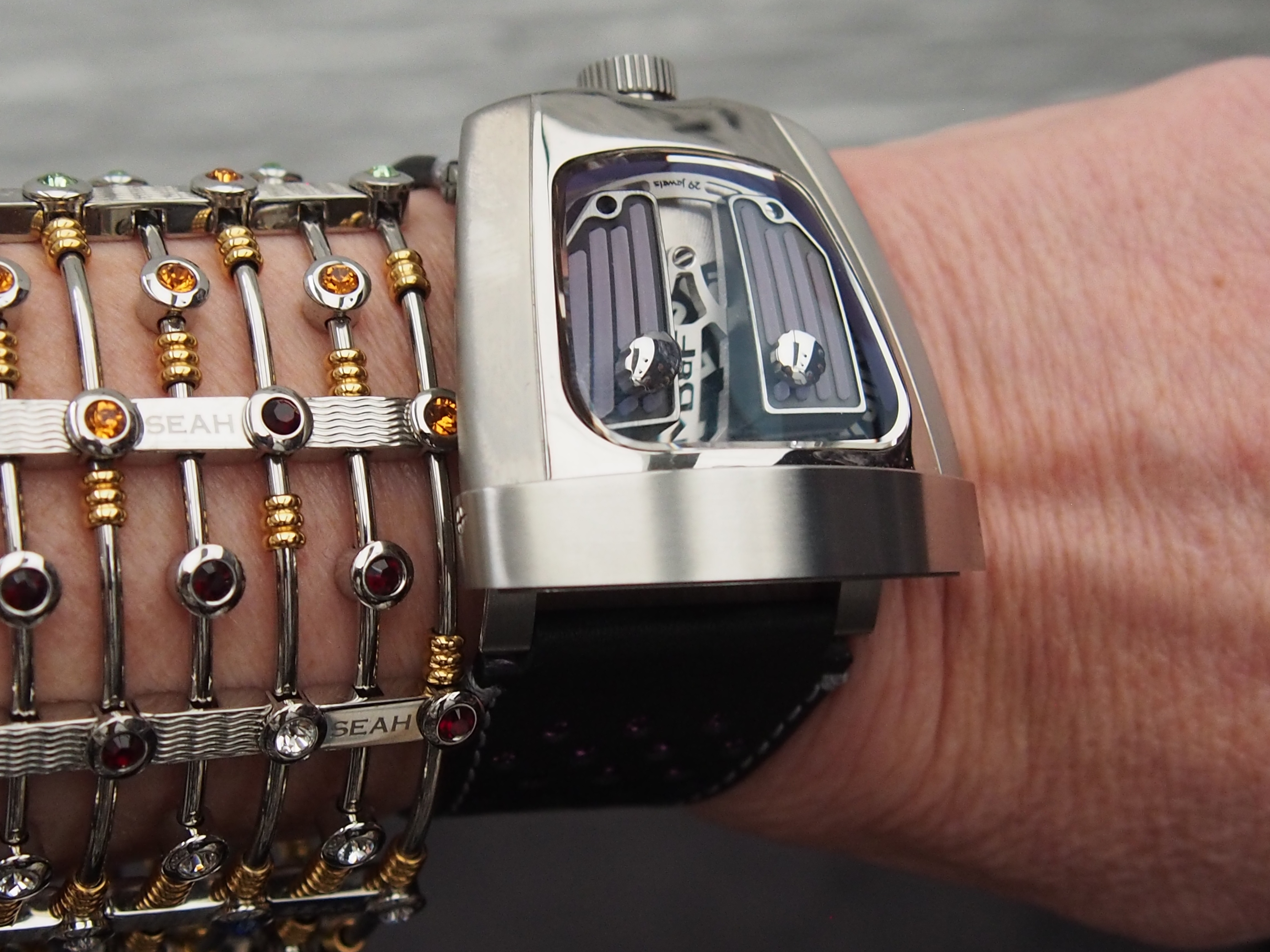 3D Space-Age Glowing Watches for the Female Wrist: MB&F  HMX Black Badger